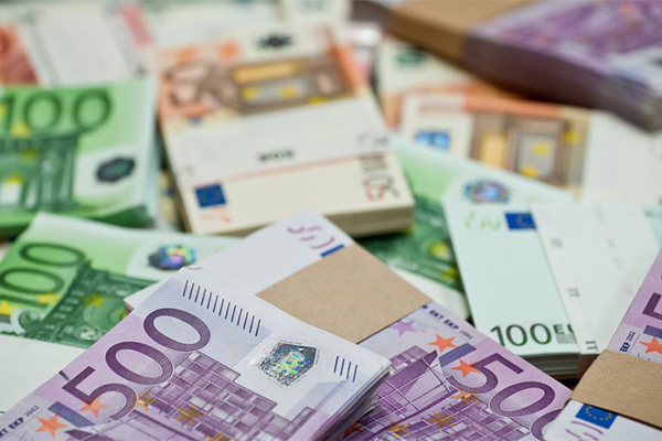 信用卡有利息吗？刷卡后未按时足额还款就会产生额外费用